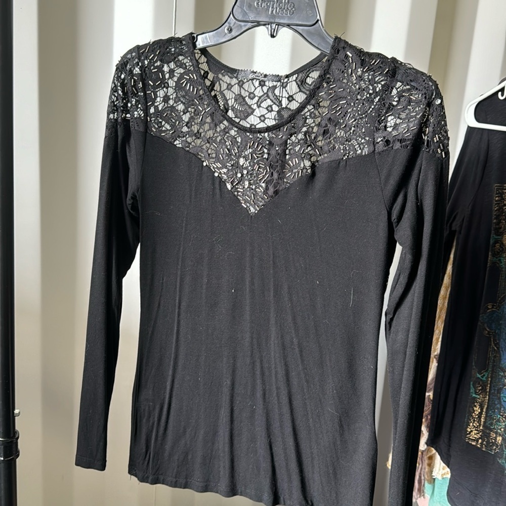 Buckle boutique Laci yak top